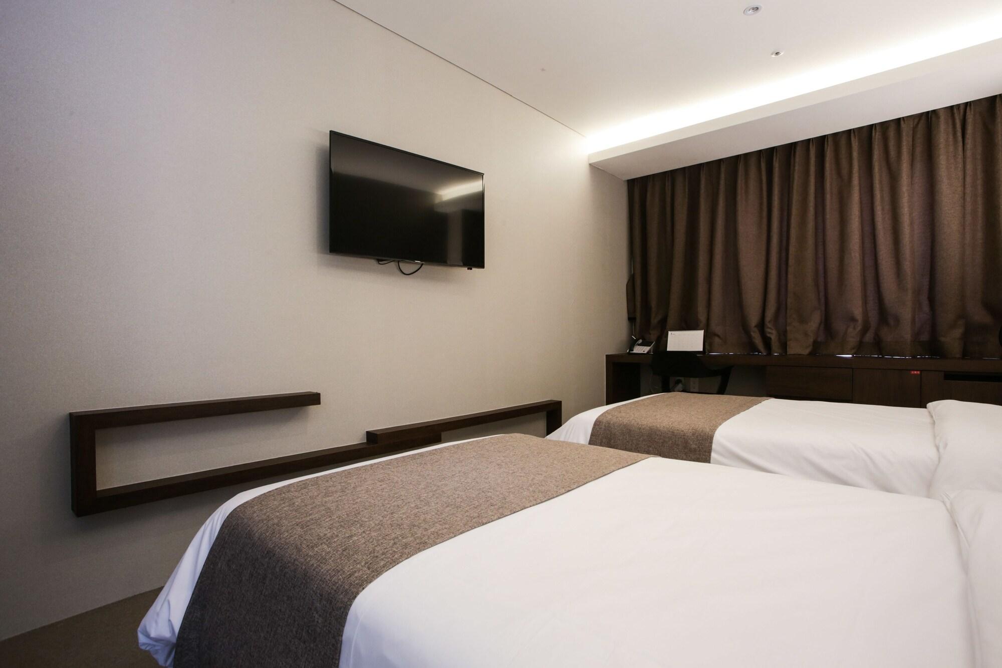 M Stay Hotel Gyeonggi Giheung ยงอิน ภายนอก รูปภาพ